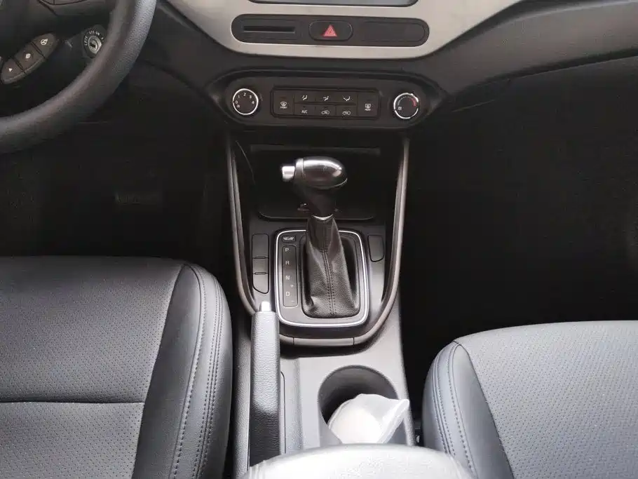 Kia Carens — миниатюра 16