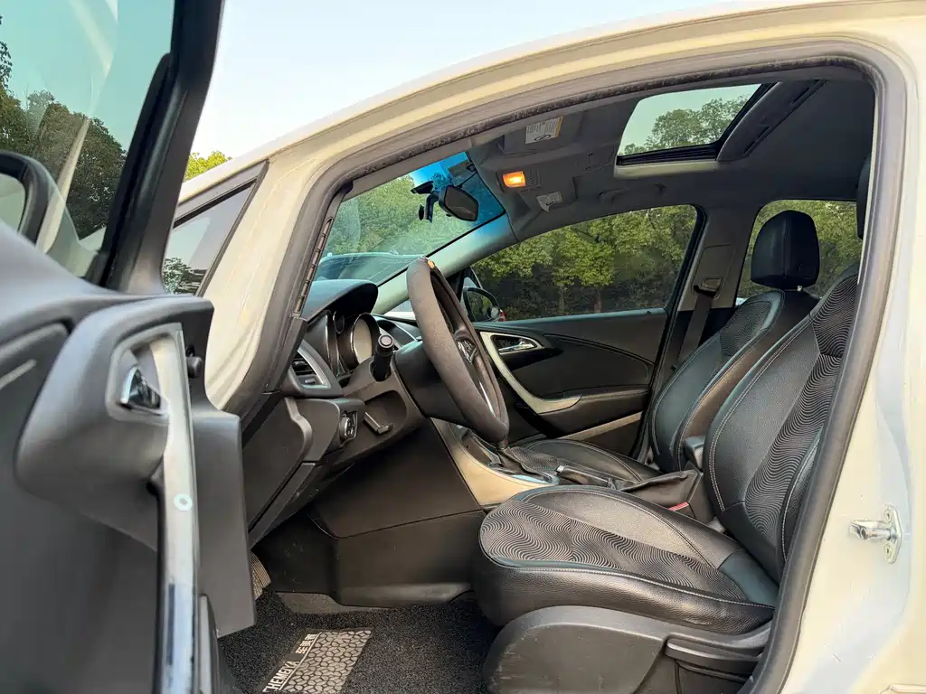 Buick Excelle — миниатюра 7