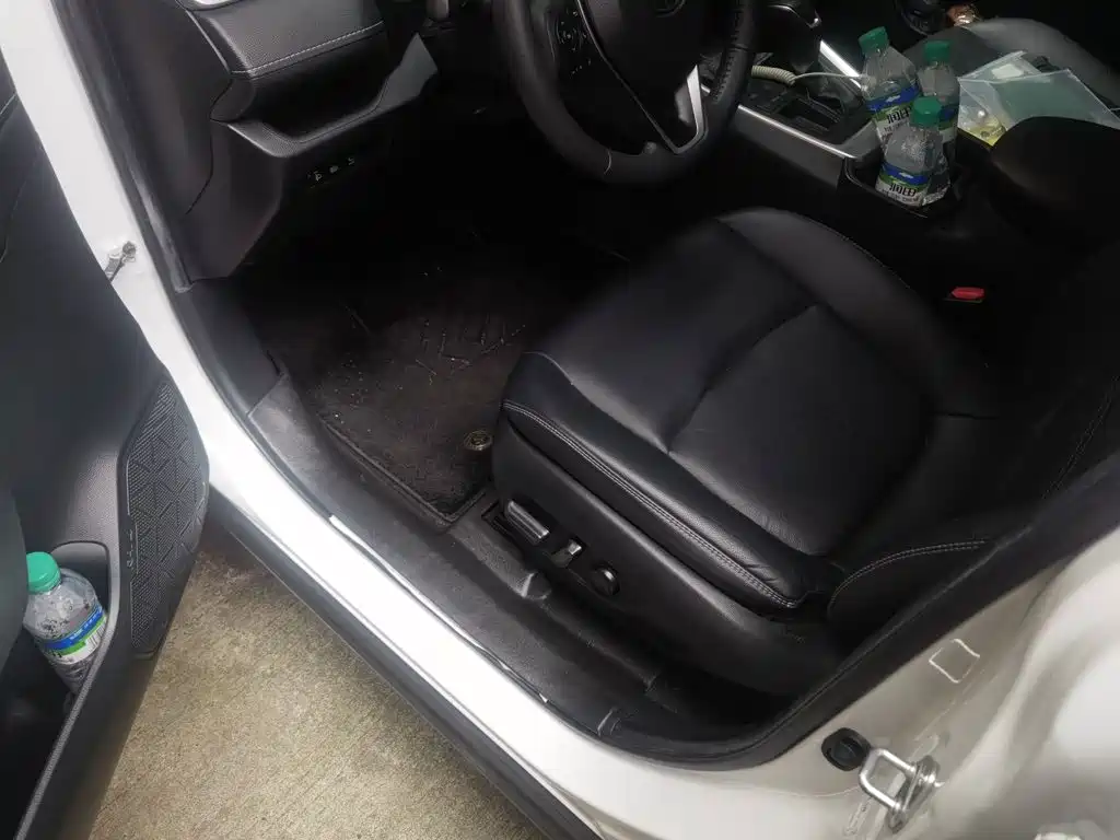 Toyota RAV4 — миниатюра 17