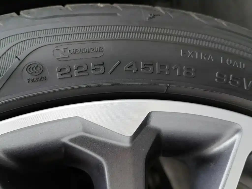Lynk & Co 03 — миниатюра 24