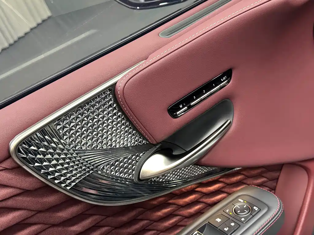 Lexus LS — миниатюра 10