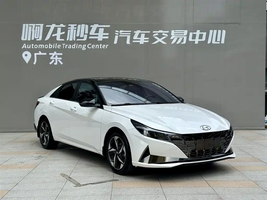 Hyundai Elantra 2021 240TGDi DCT LUX Luxury