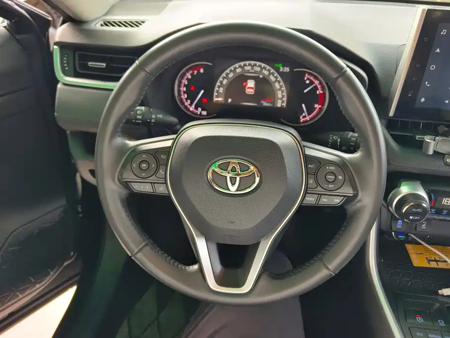 Toyota RAV4 — миниатюра 15