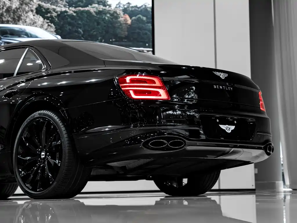 Bentley Flying Spur — миниатюра 8