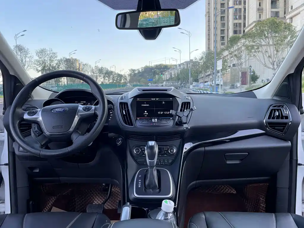 Ford Kuga — миниатюра 8