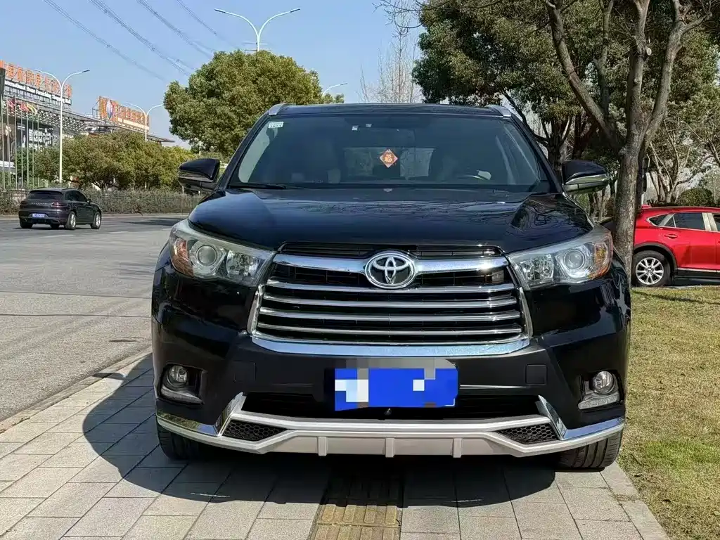 TOYOTA HIGHLANDER
