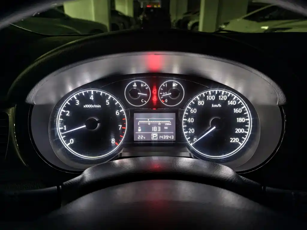 Nissan Tiida — миниатюра 13