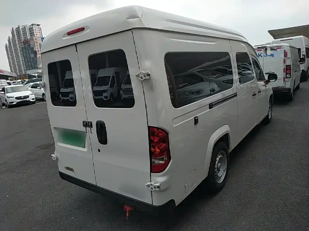 予风汽车 予风黄金仓 — миниатюра 7