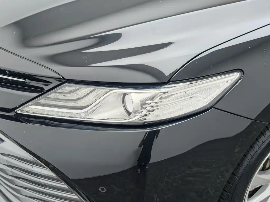Toyota Camry — миниатюра 8