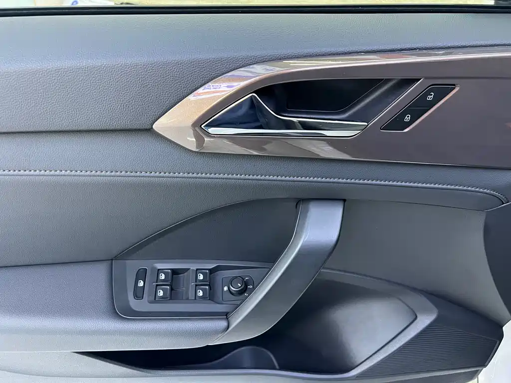 Volkswagen Tharu 2022 280TSI Luxury