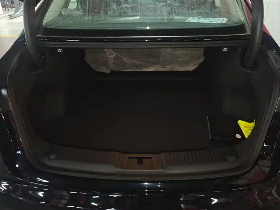 Hongqi H5 PHEV 2025 130