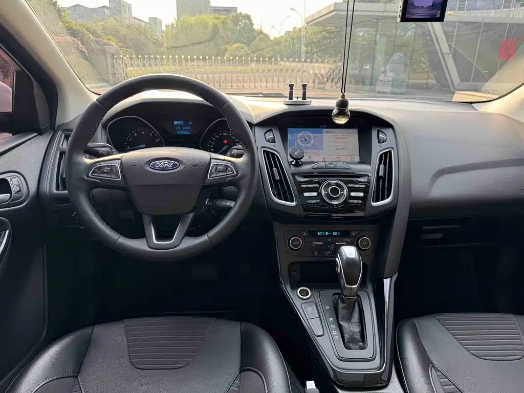 Ford Focus — миниатюра 5