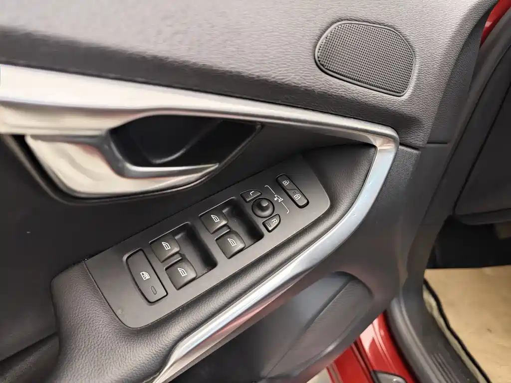 Volvo V40 2018 T3