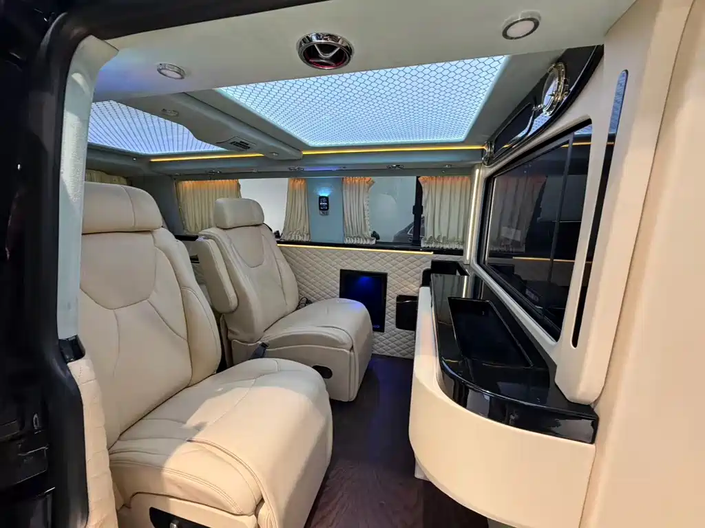 Volkswagen Caravelle 2018 2.0TSI Luxury 7 мест