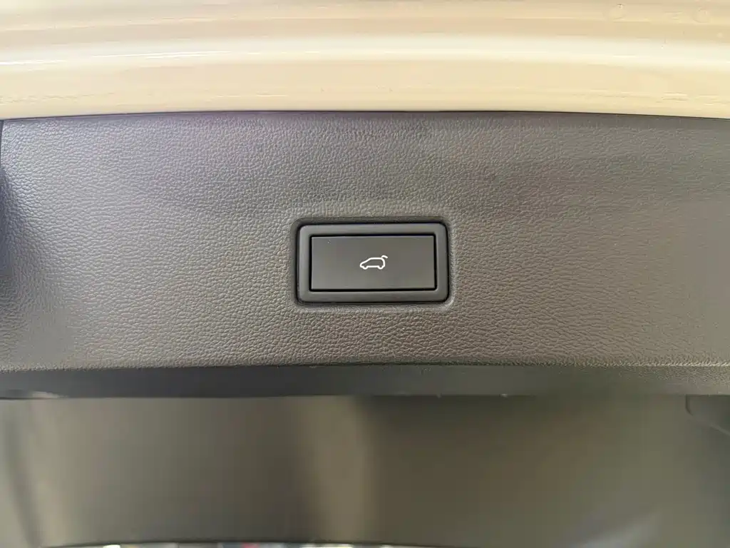 VOLKSWAGEN T ROC EXPLORING SONGS