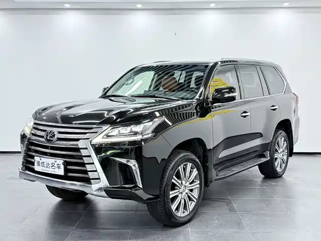 Lexus LX — фото 1