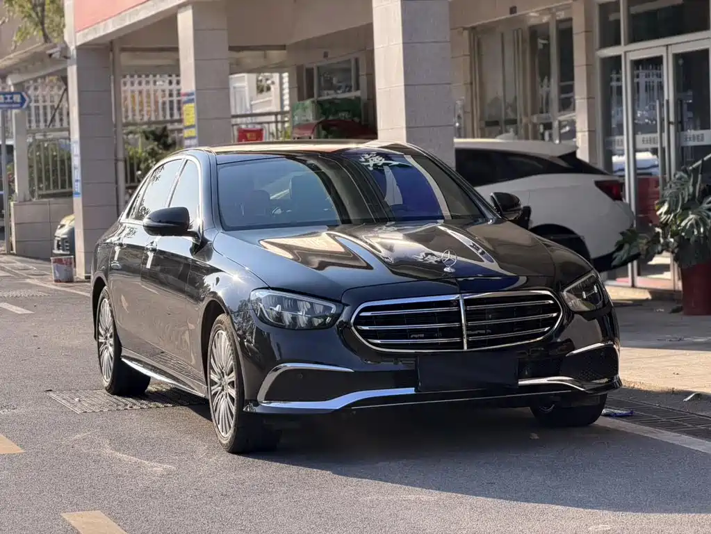 Mercedes-Benz E-Class — миниатюра 5