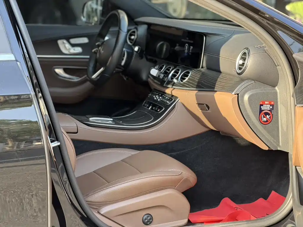 Mercedes-Benz E-Class — миниатюра 13