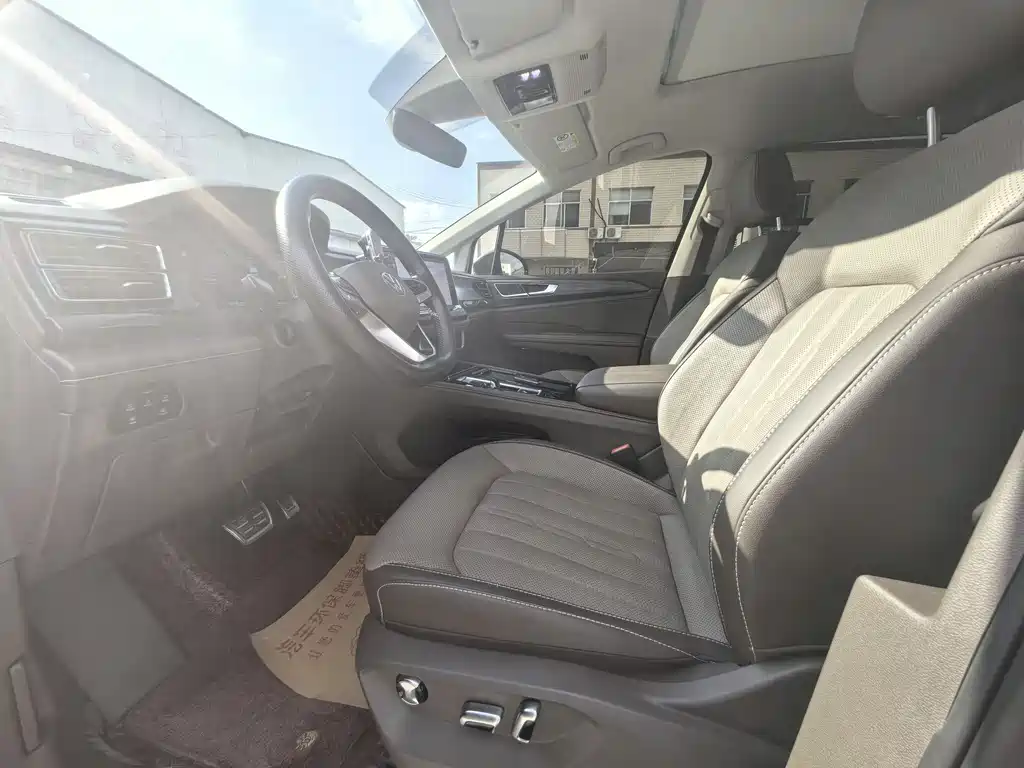Volkswagen Viloran 2023 380TSI