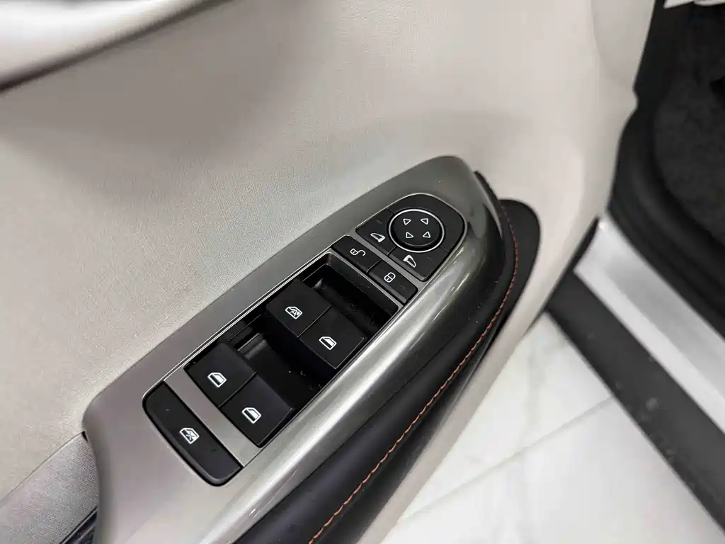 BYD Dolphin — миниатюра 9