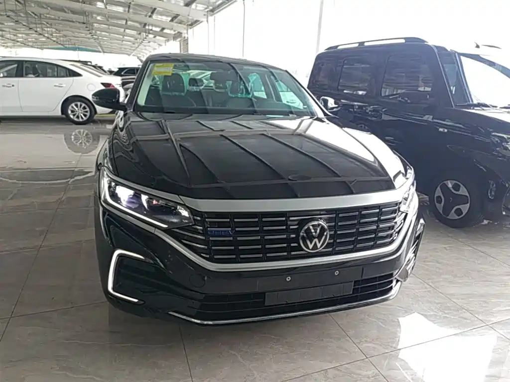 Volkswagen Passat 2025 430PHEV