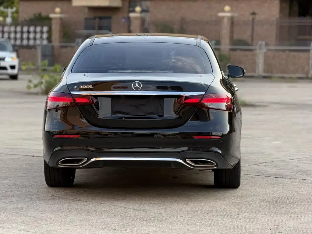 Mercedes-Benz E-Class — миниатюра 15