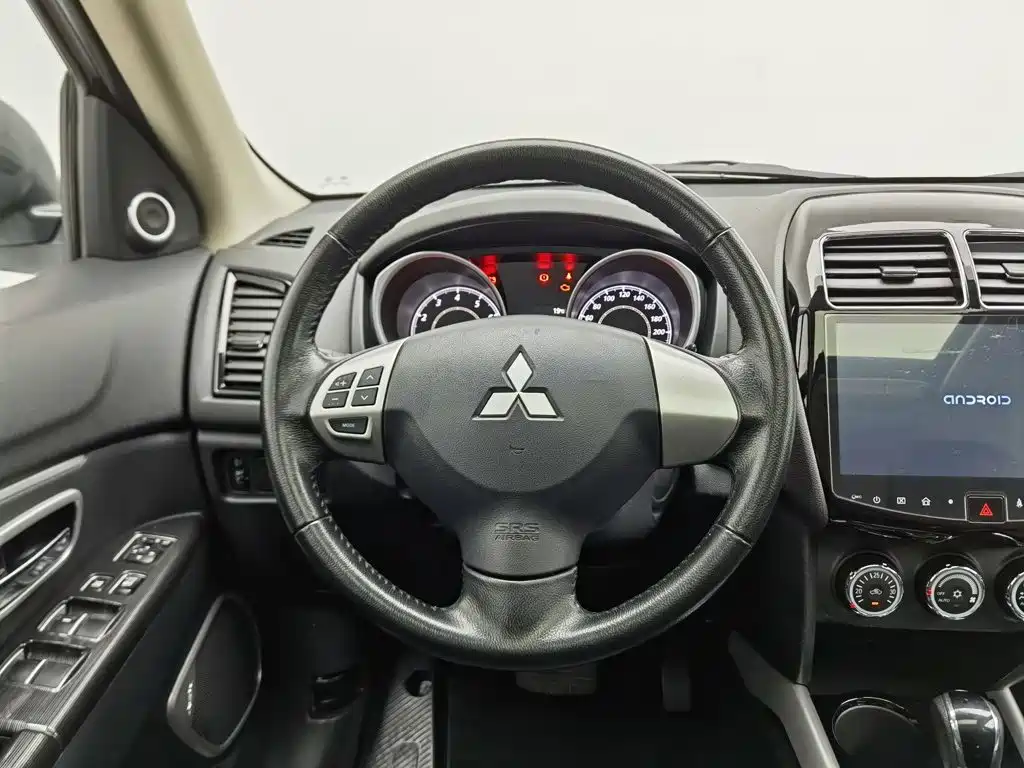 Mitsubishi ASX — миниатюра 11
