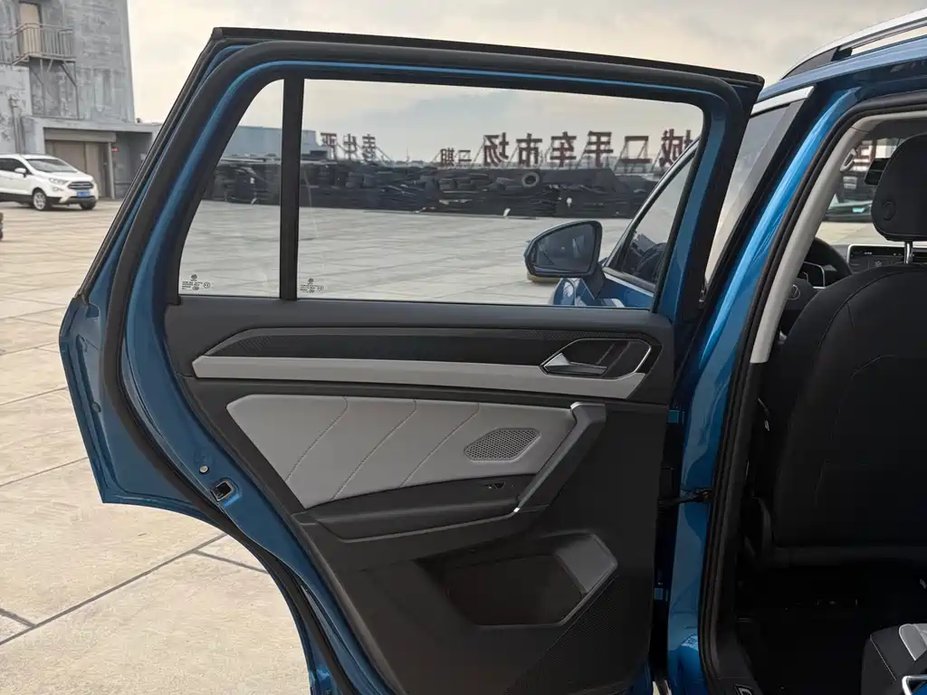Volkswagen GTE PHEV - фото 16
