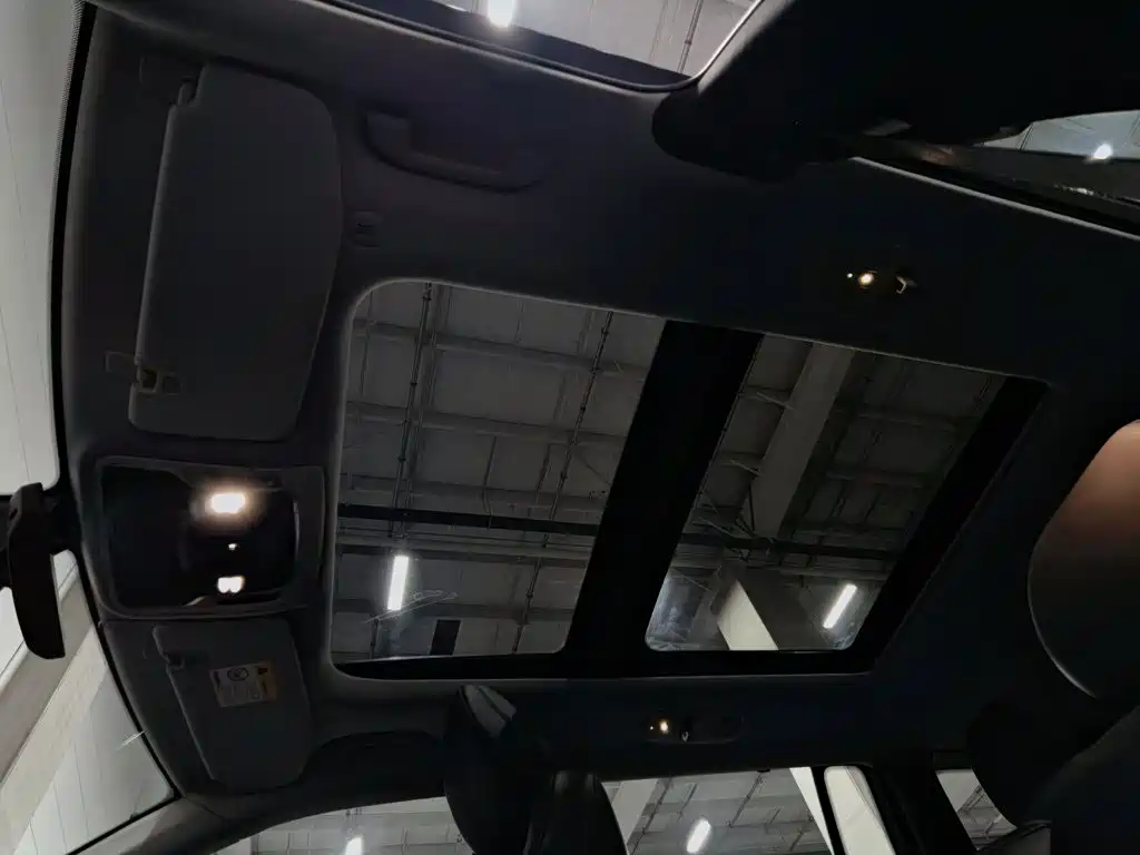 Jeep Grand Commander — миниатюра 14