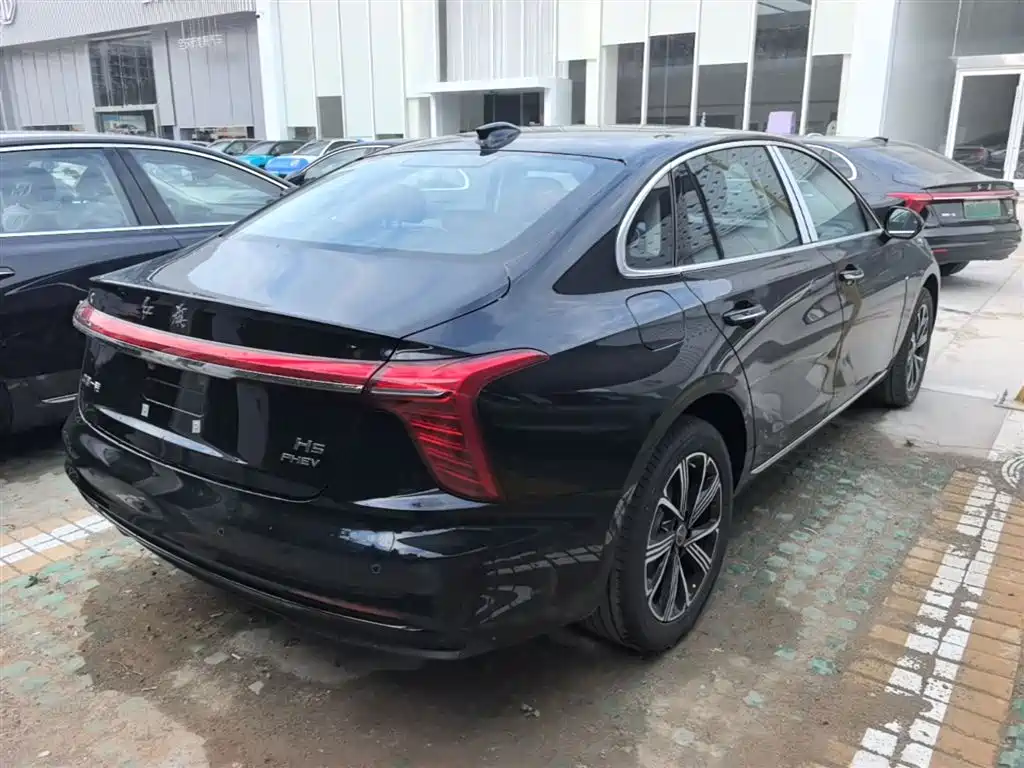 Hongqi H5 PHEV 2025 130