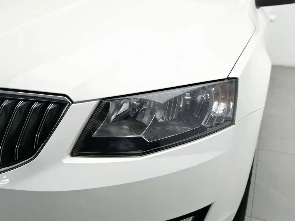 Skoda Octavia — миниатюра 7
