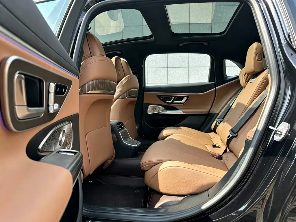 Mercedes-Benz E-Class — миниатюра 12