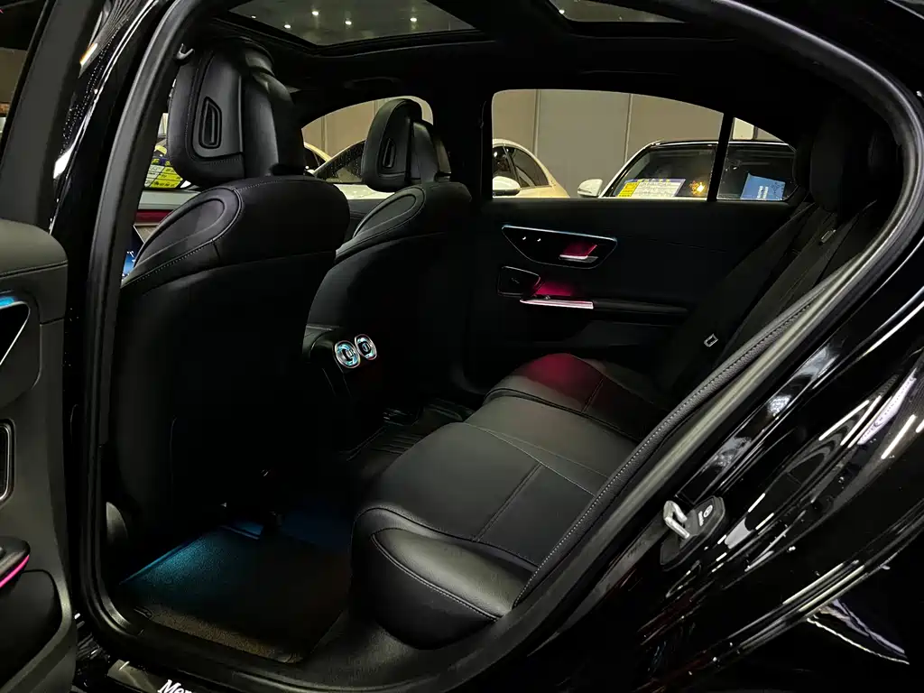 Mercedes-Benz C-Class — миниатюра 8