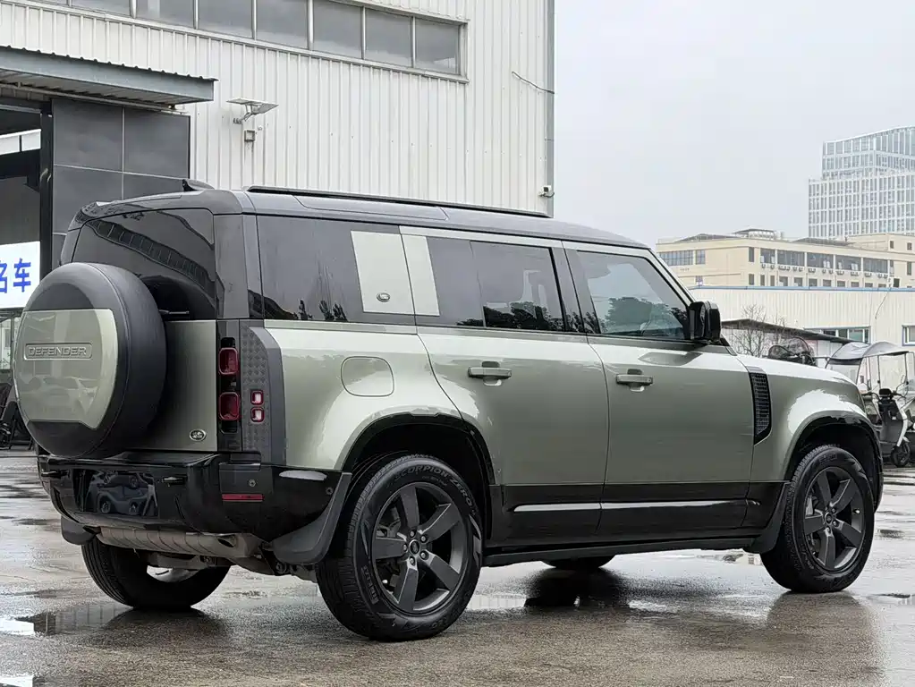 Land Rover Defender — миниатюра 9