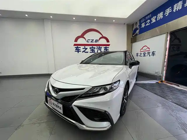 TOYOTA CAMRY