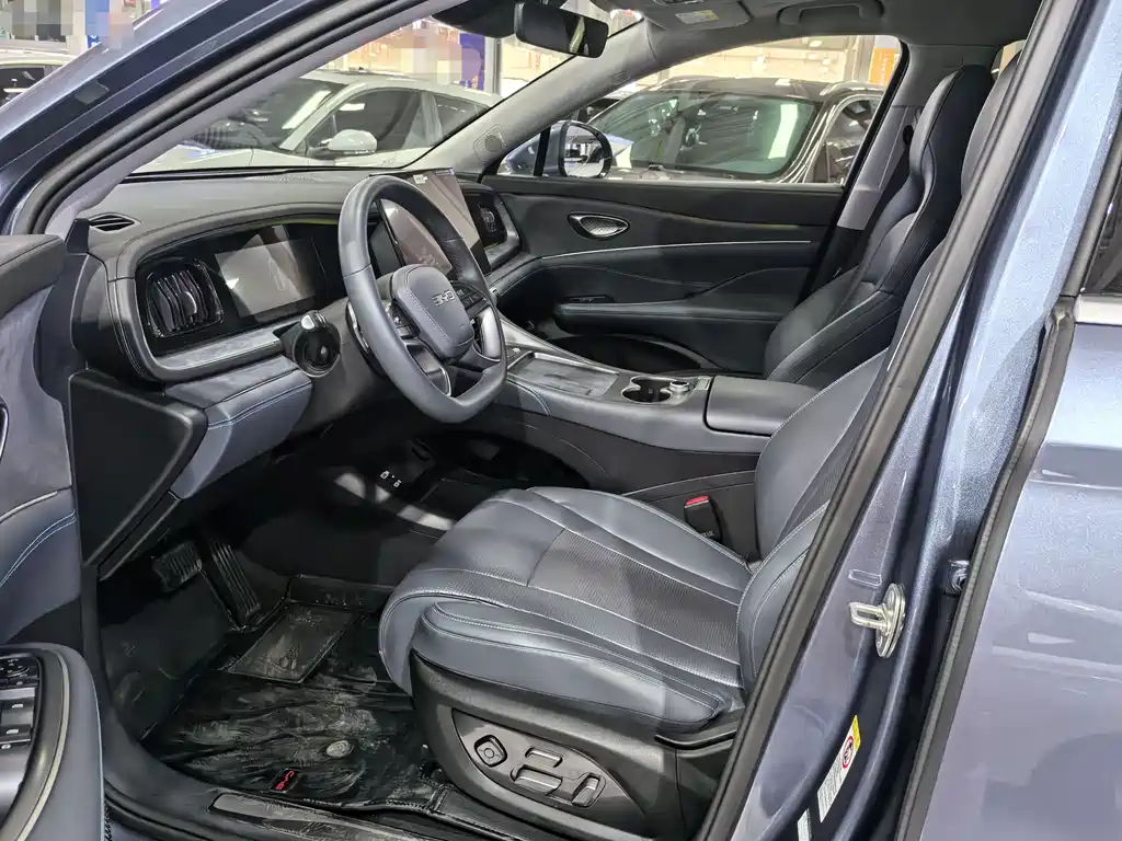 BYD SEA LION 07 DM I