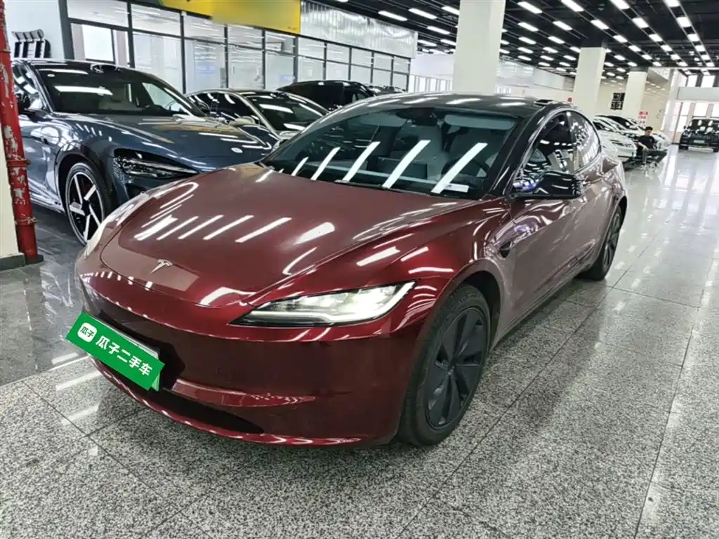 Tesla Model 3 2025