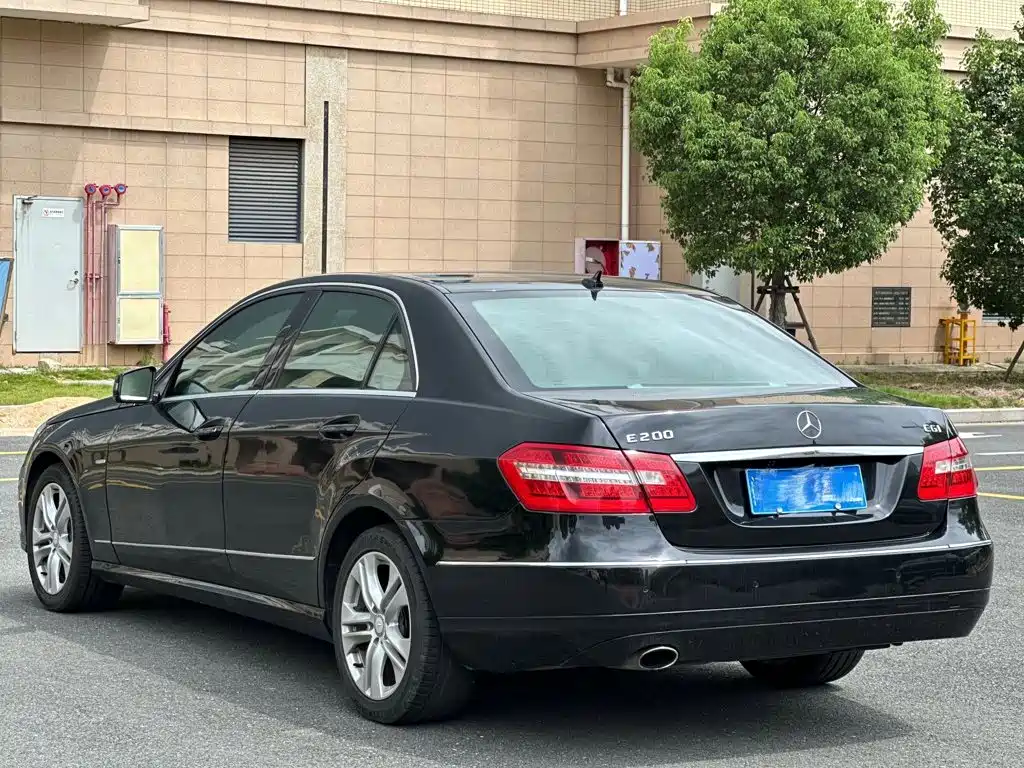Mercedes-Benz E-Class E 2010 E 200 CGI