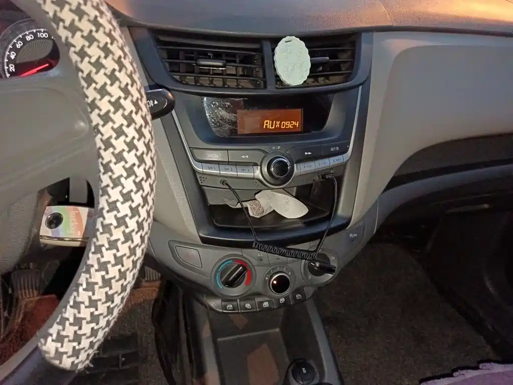 Chevrolet Sail — миниатюра 14