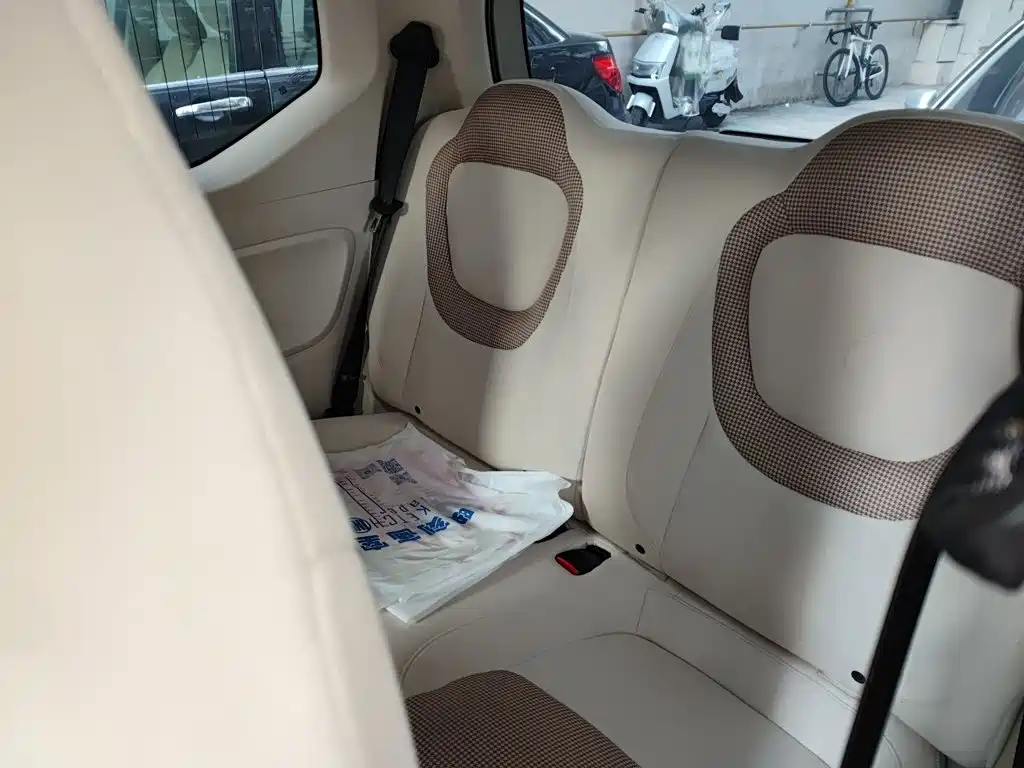 Wuling MINIEV — миниатюра 18