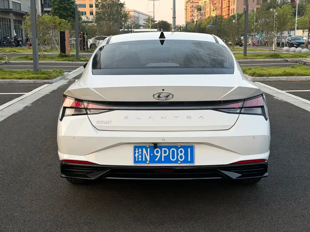 Hyundai Elantra — миниатюра 4