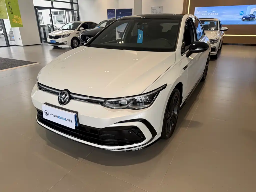Volkswagen Golf 2024