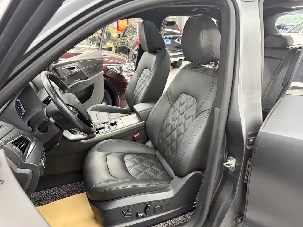 Borgward BX7 — миниатюра 14