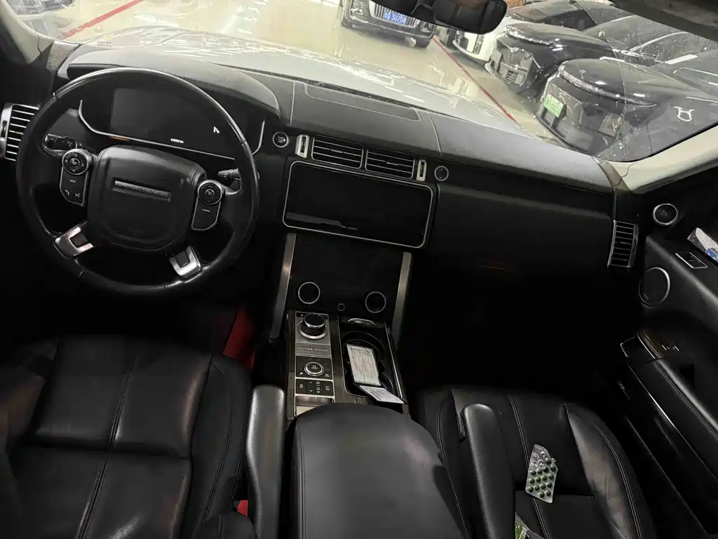 Land Rover Range Rover — миниатюра 6