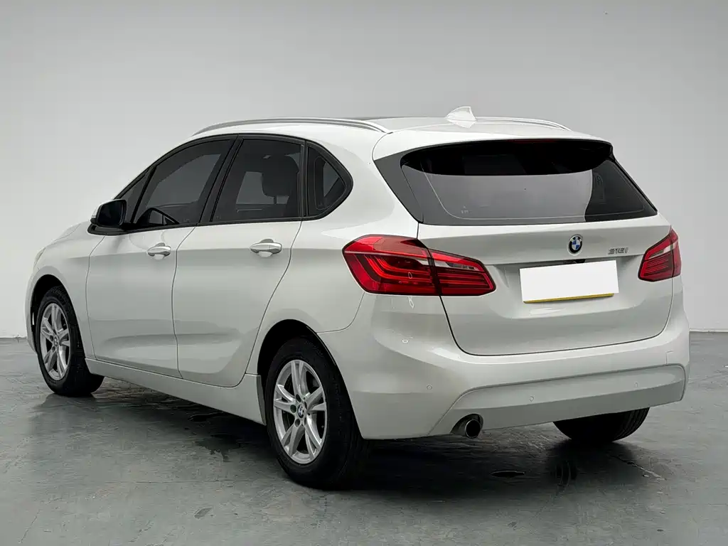 BMW 2 Series Active Tourer — миниатюра 4