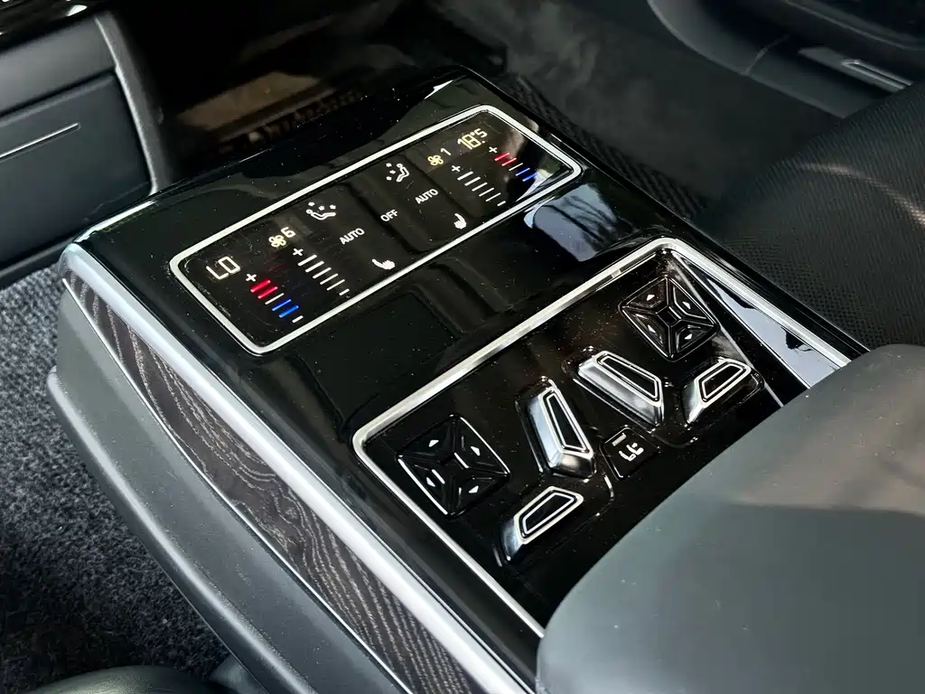 Audi A8 — миниатюра 16