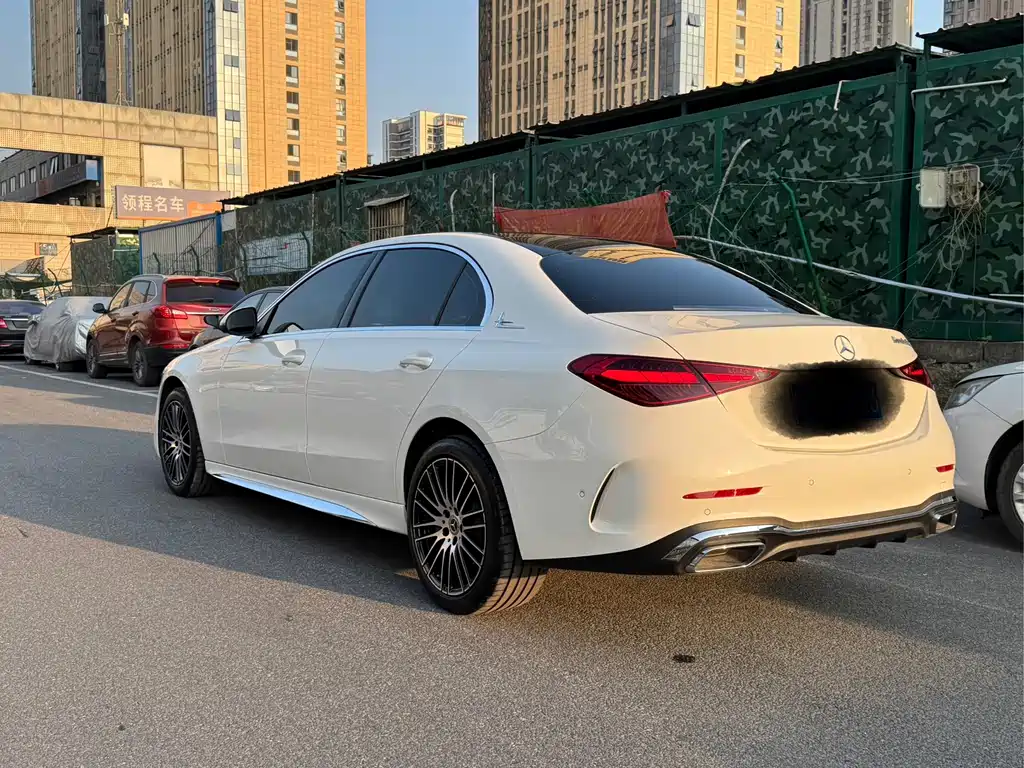 Mercedes-Benz C-Class — миниатюра 13