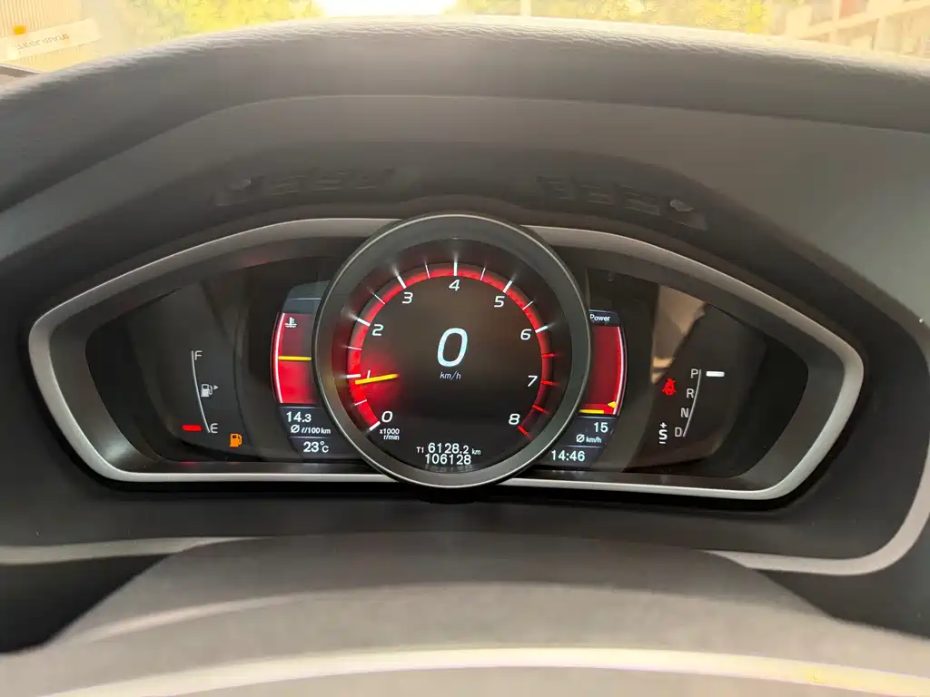 Volvo V40 — миниатюра 7
