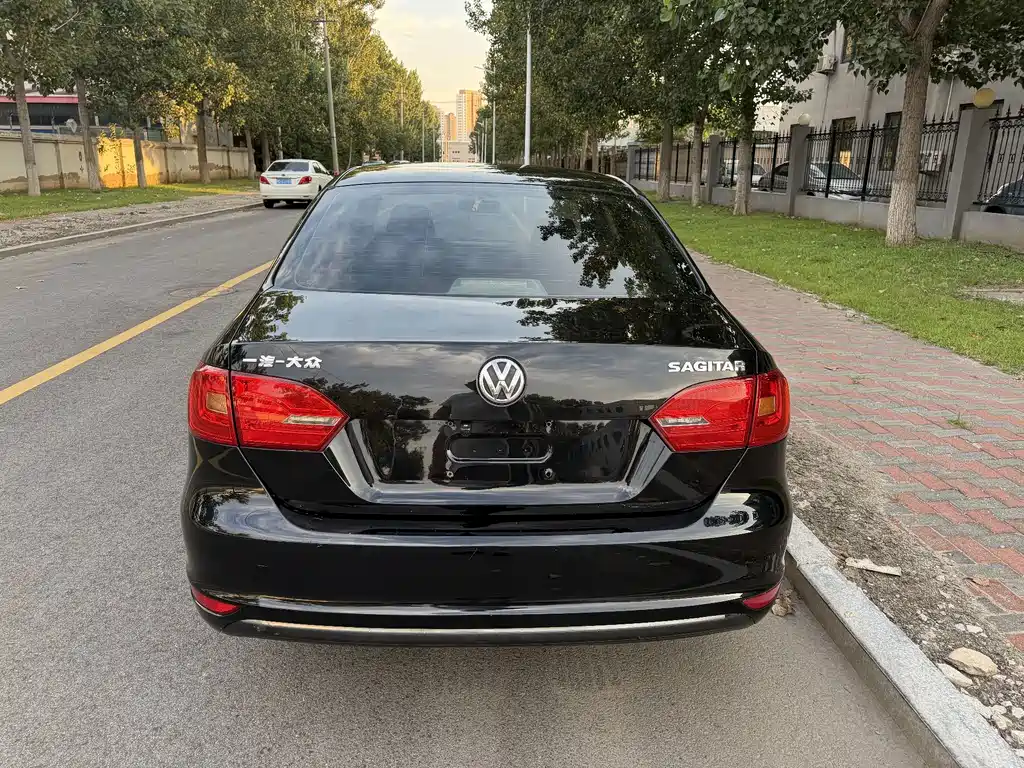 Volkswagen Sagitar — миниатюра 5