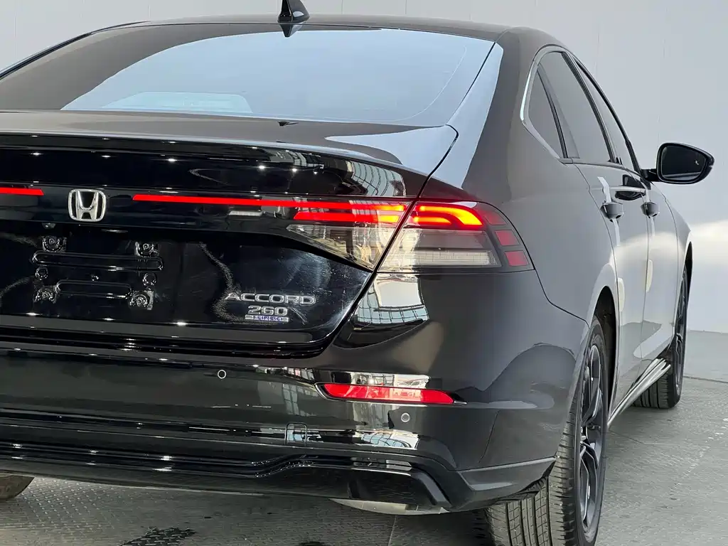 Honda Accord — миниатюра 17
